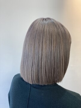 フツーロ 栄(FUTURO) グレージュボブ