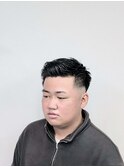 整髪はラフにソフトサイドバックスキンフェードスタイル