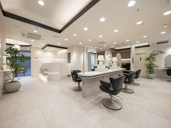 タヤ けやき通り店(TAYA)の写真/【9/1 RENEWAL！】落ち着きのある上質な空間と、居心地の良い接客で最上級の時間を・・・