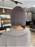 切りっぱなしボブグレージュ
