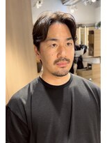ウノプリールヴァモス(unopulir Vamos)&nbsp;大人の渋めセンターパート30代40代メンズカット