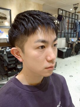 ルドローブラントオオサカ(LUDLOW BLUNT Osaka) 【LUDLOW BLUNT】フェードカット バーバーヘア