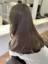 ヒップスアイズ(Hip's eyes) 透明感たっぷりOlive beige【 ヒップスアイズ大宮 石野友唯 】