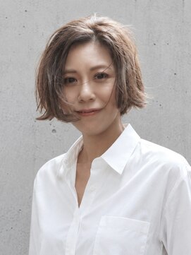 ビュートリアム 梅田(BEAUTRIUM) ショート/フレンチボブ/外ハネ/30代/40代/梅田/