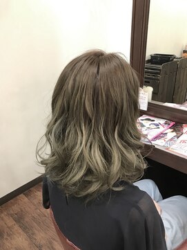 リタ ヘアメイク(Rita hair make) グラデーションカラー