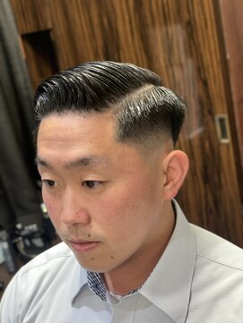 ヒロギンザ 新橋銀座口店(HIRO GINZA) サイドパートスキンフェードスタイル