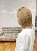 くびレイヤーボブブロンドカラー