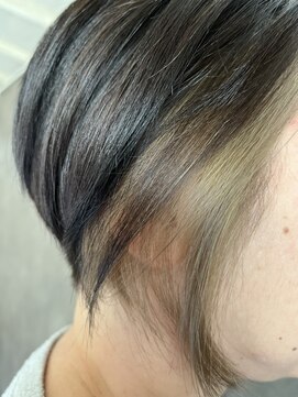 オーガニック ヘアサロン クスクス(organic hair salon kusu kusu) インナー×前下がりショート