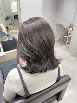 カノイ(KANOI) グレージュカラー/ミディアムレイヤー/韓国巻き