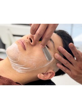 床屋と言えばシェービング！至福の時間！話題の眉WAXも定評あり！<理容室><メンズ/床屋>