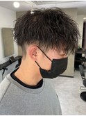 スパイラルパーマ/ツイストパーマ/メンズ/センターパート/波巻き