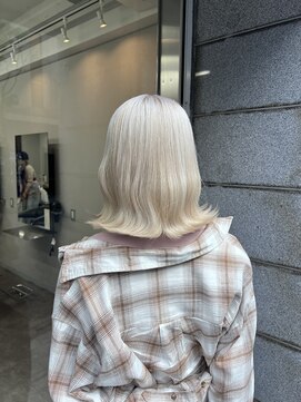 エミーバイモアムー(Emmie byMoremuu) 【MEI】ホワイトブロンド
