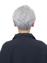 えがお美容室 大人可愛く白髪を楽しむ!大人のアクティブショートヘア