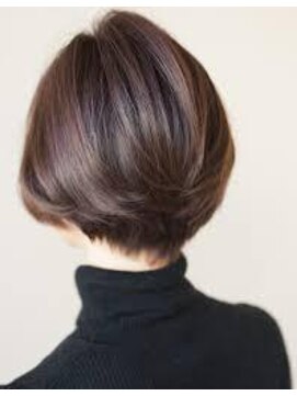 ローラン(ROULAND) 美しいバックシルエットノーブルショートバレイヤージュ