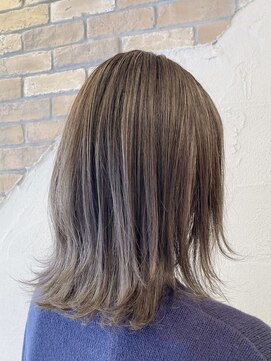 ヘアースパパズ(hairspaPAZ) ケアブリーチハイライト×アッシュグレージュ￥12500（祐天寺）