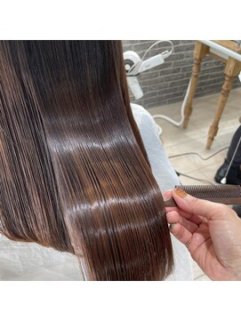 プラグ バイ ネオリーブ(plug by neolive) 超音波酸熱トリートメント 髪質改善 【momo】