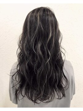 リー ルーチェ 布施(Lee Luce) ミルクティーベージュ×ハイライト【真栄田】