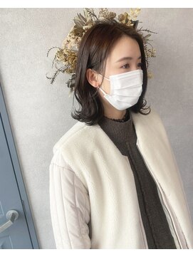 カロ(Caro) 抜け感たっぷりくびれアッシュベージュ