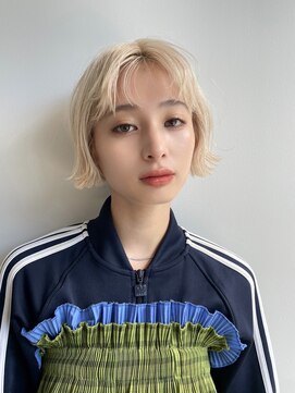 フリティ 大阪西梅田店(friity) ハイトーンベージュシースルーショートボブミニボブグレージュ