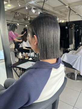 アクアオモテサンドウ(ACQUA omotesando) ☆ブリーチなしオリーブグレージュ切りっぱなしボブタンバルモリ