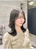 大人可愛いミディアムヘア 透明感カラーオリーブグレー