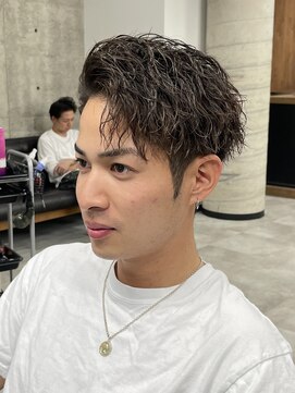 イーラ(era) ツイスパリバースアップバングメンズパーマフェード眉毛