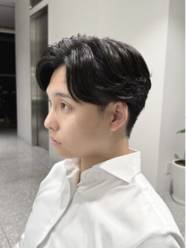 サヴォア(Savoir) 清潔感と抜け感を両立したナチュラルセンターパート