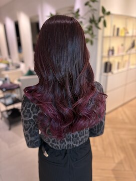 ステア ケース(stair case) グラデーションチェリーピンクバレイヤージュ