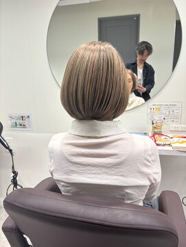 ハイライトボブ40代50代グレイカラー白髪染め白髪ぼかし