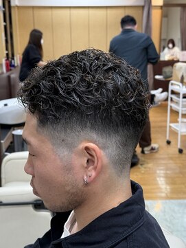 マキシム ナカイ(MAXIM NAKAI) フェードかき上げオールバックショートパーマ