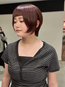 ビーハイブアヴェダ PARCO2店(BEHIVE AVEDA) ボルドー×ショートウルフ【三橋由奈】