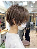 アヴァロン(AVALON)&nbsp;30代/40代/50代・絶壁解消・小顔前下がりショートボブ【中村】