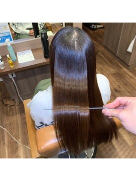 プリュム(Plume) 20代30代40代大人可愛い愛されツヤ感ストレートロングブラウン