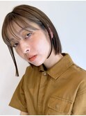 コンパクトにおさまるぷつっと切りっぱなしボブ