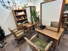 ウニ(uni)の雰囲気（お客様ごとに席とテーブルの消毒を行っています。）