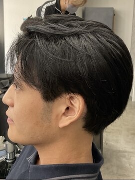 フイ 新宿3丁目(Hui) フェザーパーマ/グレーブルーカラー/刈り上げショートパンク