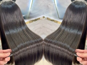 シェノン サントル(CHAINON CENTRE)の写真/酸性縮毛矯正でダメージを軽減し柔らかい美髪に◎1度あてると違いが分かる!艶のあるナチュラルストレート♪