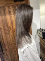 ストラト(STRAT)&nbsp;【SHUN】白髪ぼかしグレージュ