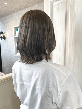 キャアリー(Caary) 福山市美容院Caary 透明感たっぷりオリーブベージュカラー20代