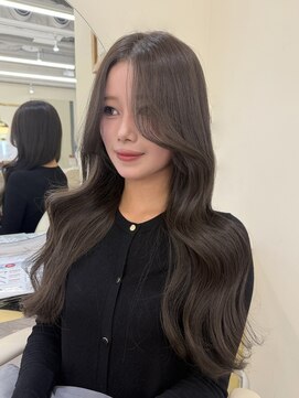 シェノン サントル(CHAINON CENTRE) 黒髪/クラゲヘアー/オリーブグレ 一/小顔／ココアベージュ／梅田