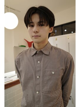 アンド グラフ(& Graph.) センターパート　メンズカット