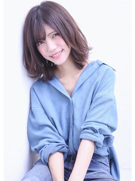 フロール(florun) 外ハネワンカールの肩くらいセミディカール