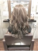 ロング巻き髪グレージュ【市川】