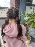 グレージュ×ツインテアレンジ