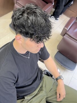 グルーマーズトウキョウ(GROOMER/S TOKYO) 【GROOMERS 稲田】 スペインカール フェード スタイル