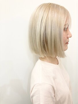 ラフ 原宿(L.a.a.g.f harajuku) ホワイトベージュ ホワイトブロンド ボブ @原宿