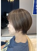スッキリショートのナチュラル脱白髪染めハイライト