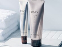 【集中マスク／ミルク】週1の集中補修やドライ前の保護で、艶と手触りを長持ちさせる。