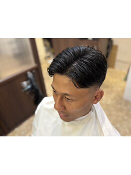 【西宮北口駅徒歩4分】圧倒的な技術にリピーター続出。隠れ家的理容室で大人カッコいいスタイルを創ります