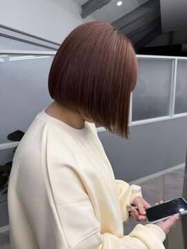 レノ(RENO) ブリーチハイトーン暖色ピンクベージュニュアンスカラーボブ